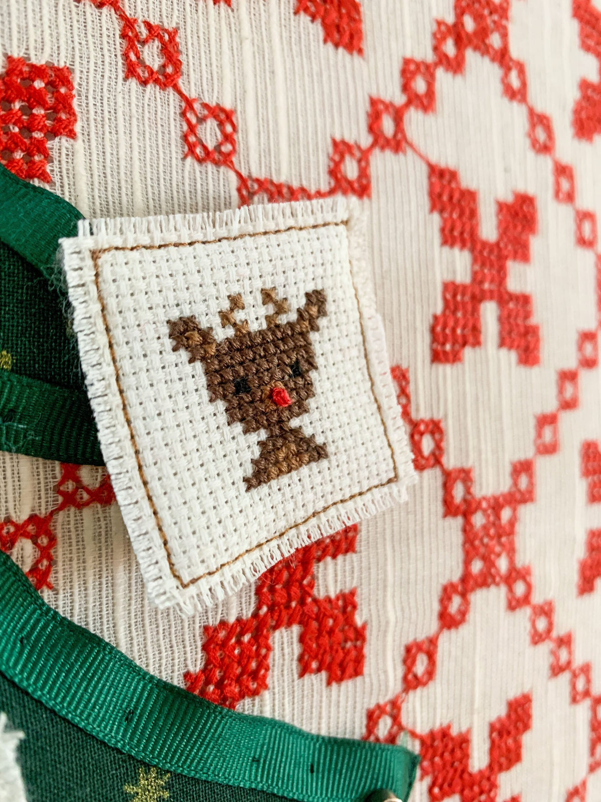 Stitch People Christmas Advent Calendar — Cross-Stitch Patterns & Project Assembly Guide