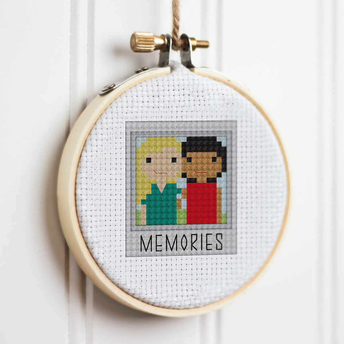 Polaroid Memory Portrait — Cross-Stitch Pattern