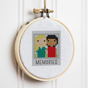 Polaroid Memory Portrait — Cross-Stitch Pattern