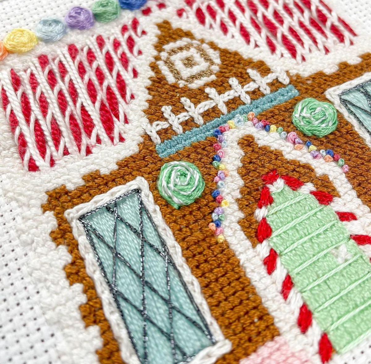 Gingerbread House — Cross-Stitch Pattern