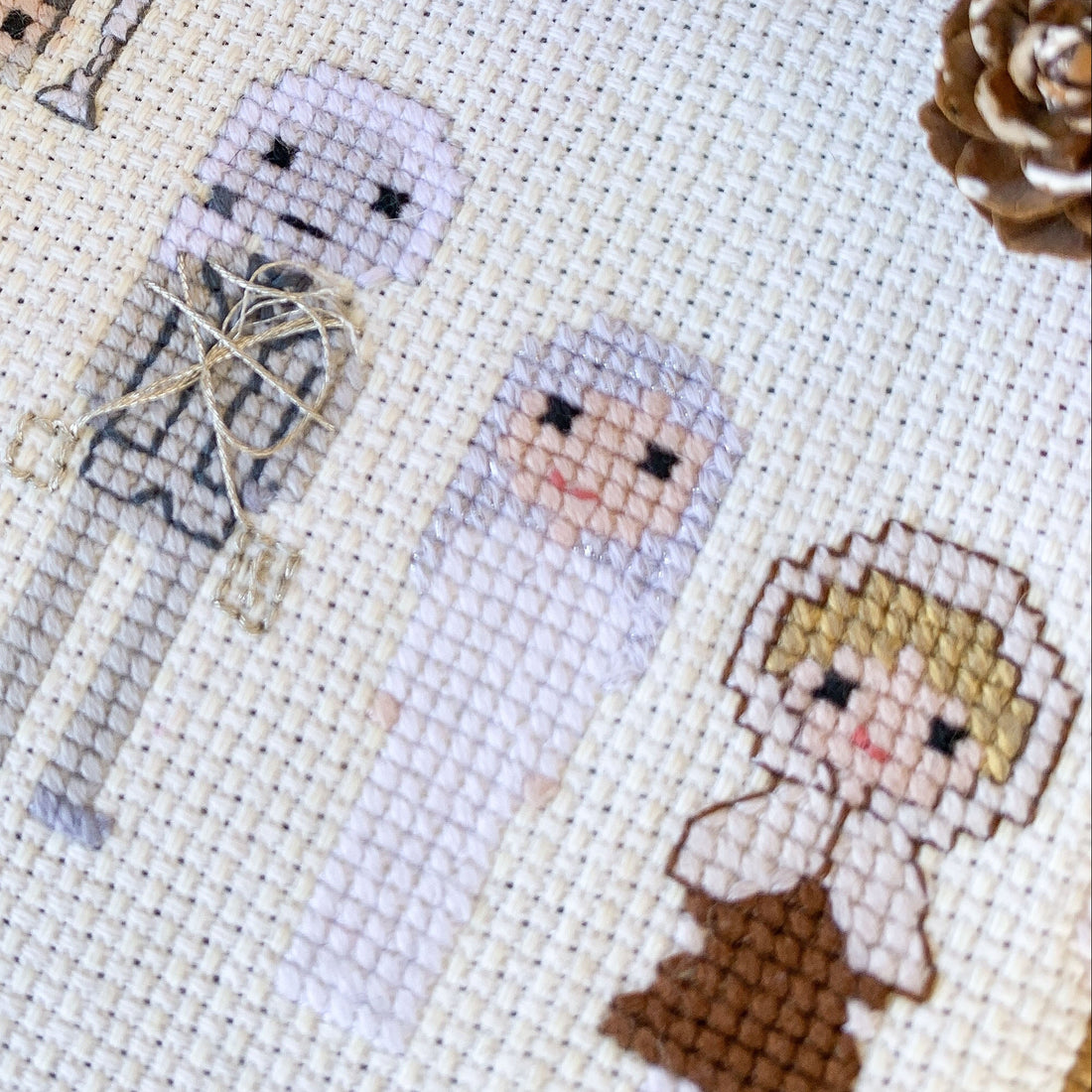 A Christmas Carol: Mix-and-Match Characters & Scenes — Cross-Stitch Patterns
